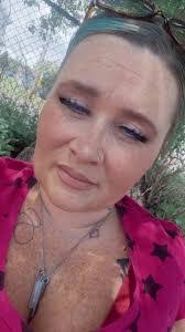 Kendra Sapp's Instagram, Twitter & Facebook