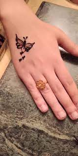 Pin By Mayar On Henna Henna Tattoo Designs Simple Mehndi Designs For Fingers Simple Henna Tattoo