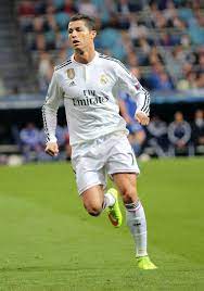 Everything about the best player in the world. File Ronaldo Vs Fc Schalke 04 16854146922 Jpg Wikimedia Commons
