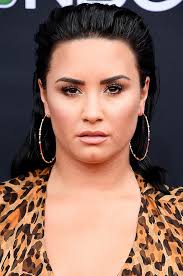 Полное имя — деметрия девонн ловато (demetria devonne lovato). Demi Lovato Andzhelina Dzholi I Drugie Zvezdy Upotreblyavshie Geroin