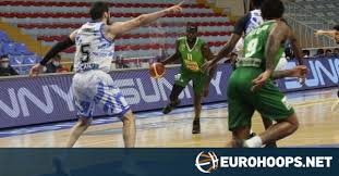 2014 yılında virginia cavaliers ile ncaa kariyerine başlayan shayok, üç sezon boyunca bu takımın formasını giydi. Marial Shayok Officially Joins Fenerbahce Eurohoops