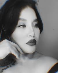 cómo sería tu vida si te atrevieras a ser tu , sin juicio , sin peros”, sin  preocuparte el que diran ? ¿Cuánto estás dispuesta a ser Tu realmente ?  ¿Cuánto en