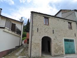 Statua di ponzio pilato a san giovanni rotondo. Casa Di Ponzio Pilato Bisenti Te Moving Teramo