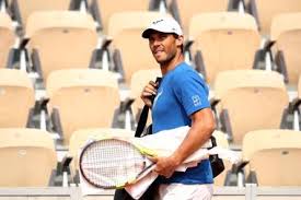 Federer sólo lo derrotó en la superficie predilecta del mallorquín en las finales de los masters 1000 de hamburgo, en 2007, y de madrid, en 2010. Nadal Remains Favourite Women S Field Wide Open At French Open Sportstar