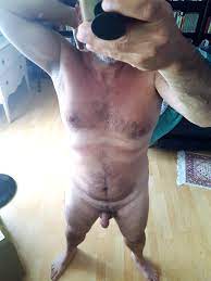 M48b Naked Dad Body Selfshot : r/dadbod