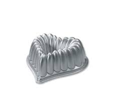 Silicone muffin pan cupcake pan 4 piece bakeware set includes two 6 cup muffin pans plus two spatulas premium quality pure food grade silicone we are the usa online affiliate. Nordic Ware Elegant Heart Bundt Pan My Karamelli