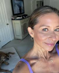 Saying so long to a super September of TV, emceeing, and filming a  documentary 📺 🎤 🎥 Lots of smiles. Lots of laughs. The hubs and I even  picked up that old