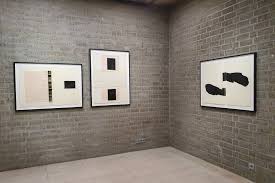 Heureusement, il peut compter sur la soirée d'anniversaire de matthieu pour se remonter le moral. Exhibitions Gallery Hans Mayer