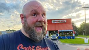 I Visit Castle Noel, An Amazing Christmas Attraction With Awesome  Animatronics & Cousin Eddies RV!