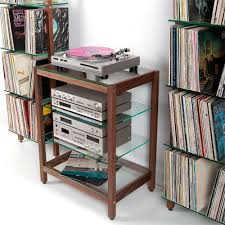 Hifi Rack Quadra Aus Massivholz Nussbaum Mit Glasboden Schallplatten Regal Glasboden Hifi Mobel