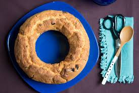 Versate l'impasto in uno stampo a ciambella (il mio ha un. Ciambella Con Uvetta S Martino