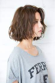 ボブにやわらかパーマを 成人式後のバッサリカット多いです 髪型 ミディアム パーマ ヘアスタイル