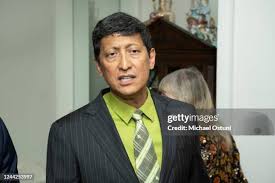 Dan Nainan attends Mommy's Heart Fall Soirée at Private Residence on...  News Photo