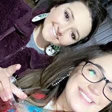 Tamara Kinder's Instagram, Twitter & Facebook