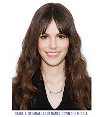 Coupe de cheveux mi long, cheveux mi long frange, carre long frange coté, coiffure frange, coiffure dégradé mi long, coiffure coiffé, de côté, mes cheveux. Coiffure Frange Qui Repousse 4 Idees Pour Avoir Du Style Cosmopolitan Fr