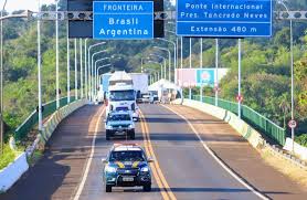 A tríplice fronteira é o principal conjunto de fronteiras da américa do sul, é formada pela união dos limites territoriais e políticos de três países diferentes brasil, argentina e paraguai. Para Passagem De Elefanta Fronteira Entre Brasil E Argentina E Reaberta Apos 49 Dias Oeste E Sudoeste G1