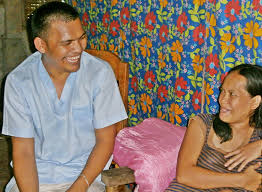 Looking like male midwife, baker sat on the cool veranda of his spokane mansion listening to jiz mcqueen finish the story of her escape. Male Midwife Promotes Women S Health In The Philippines Archive U S Agency For International Development