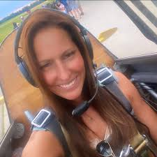 When your lipstick is standing up straighter than you…It's time to call it  a night 😜 And I don't even drink! 😂 #pilot #icas #vegas #aviation #night  #fly #lipstick #stand #standupcomedy