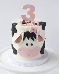 starbird bakehouse on instagram sweet little cow cake for leni cowcake cowlove birthdaycake birthdaypart cow birthday cake cow cakes farm birthday cakes