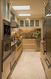 Cabinets To Ceiling W No Crown Molding Clean Look Bungalow Kitchen Interior Design Kitchen Eclectic Kitchen