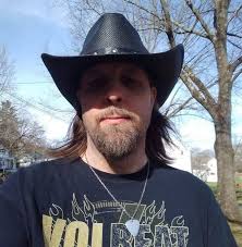 Happy 80th birthday to former MTV News anchor and interviewer Kurt Loder!  For 10 years he was the host and writer of the weekly MTV News show, "The  Week in Rock," for