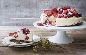 White Chocolate Berry Cheesecake Chelseawinter Co Nz Berry Cheesecake Chocolate Cheesecake Recipes Cheesecake Recipes