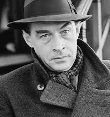 Duduirea surdă de pe front se aude doar ca o furtună foarte depărtată. CÄrÈi Editura Polirom