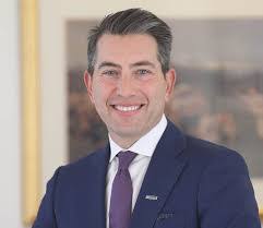 Seth Horwitz's Instagram, Twitter & Facebook