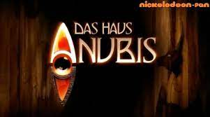 After mysterious things happen in the boarding school haus anubis, eight teenagers, who live there, get to the bottom of things and over time they solve the dark secret behind the wall of th is house. Das Haus Anubis Staffel 1 Von Nickelodeon Fan Dailymotion