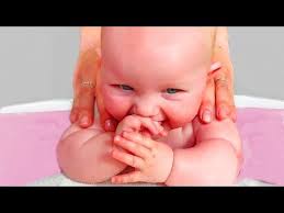 funniest baby reactions when massages we laugh youtube funny babies cute baby videos cool baby stuff