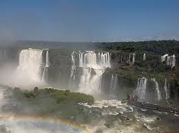 Frontière entre l'argentine et l'uruguay — la frontière est constituée par le fleuve uruguay. Chutes D Iguacu Frontiere Bresil Argentine Cascades Fleuve Chutes D Iguazu Misiones Et Corrientes Argentine Routard Com