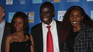 Kenya's eliud kipchoge crosses the finish line to win his second olympic marathon at the 2020 as eliud kipchoge passed the 30 kilometre mark in the olympic marathon he pulled away from the pack. Kipchoge Dibaba Named Marathon Runner Of The Year Time To Run Marathon