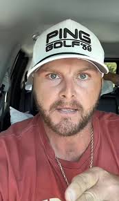 Do you Like my Colorful Eyes? 💙💛