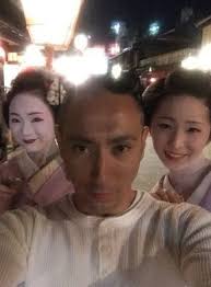 市川海老蔵が京都 祇園の人気舞子と不倫疑惑 噂の舞子の写真を公開 しゅーがお届けする芸能ニューストレンドチャンネル