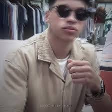 Graylon Brown's Instagram, Twitter & Facebook