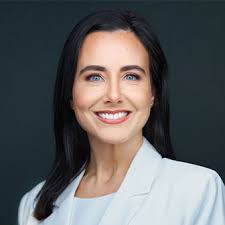 Stephanie Turk's Instagram, Twitter & Facebook