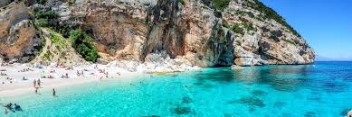 Ci siamo arrivati per sbaglio perché il navigatore cala goloritze non la trova in alcun modo, abbiamo fatto buoni dieci minuti di sterrato non carino in macchina per arrivare ad un bar/parcheggio che ci ha indicato che per scendere bisognava. Cala Mariolu A Baunei La Spiaggia Piu Bella D Italia Hotel La Torre Barisardo