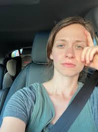 🌝Your Nightly Pause: When I say I've never had anything like this crap,  I'm serious. Pretty sure my left sinus is clogged to my brain. Throat is  still sore and ears are