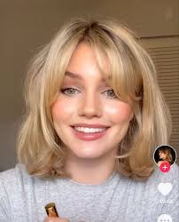 21 SHORT HAIR WITH BANGS IDEAS