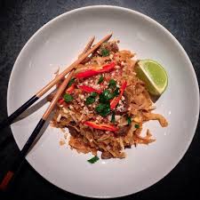 In a large wok over high heat, heat vegetable oil until shimmering. Gordon Ramsay Ar Twitter Forwardmunch Awesome Padthai Ur Great Escape Stheast Asia Book Is Soooo Good Homemade Done Well Done Http T Co Evscubnplj