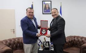 Kryetari i Vatrës z.Elmi Berisha u takua me kryetarin e Prishtinës  z.Përparim Rama dhe kryepolicin e Kosovës Kolonel Gazmend Hoxha