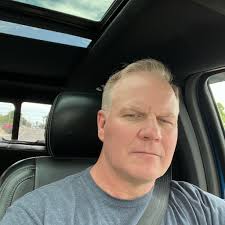 How far behind the rod holder should downriggers be set up for fishing?