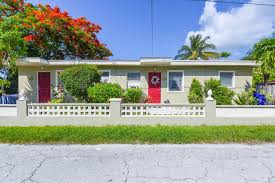 Midtown flowers inc is a flowershop run by robert stewart in naples, fl. Key West Beachfront Homes For Sale Real Estate Florida Beachhouse Com