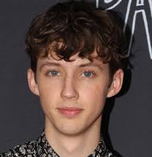 Troye Sivan Net Worth 2021 Height Age Bio And Facts Troye sivan was born on june 5, 1995 in johannesburg, south africa. troye sivan net worth 2021 height