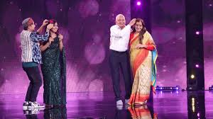 Follow all the latest updates about indian idol 12 finale. Indian Idol 12 Arunita Kanjilal And Pawnadeep Rajan Groove On Chod Do Aanchal This Weekend Tv News India Tv