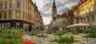 Graz is the capital of styria (steiermark) and the 2nd largest city of austria. 24 Stunden In Graz Was Sie 1 Tag In Der Stadt Tun Sollten