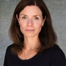 Sarah Driver's Instagram, Twitter & Facebook