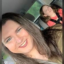 Danielle Edmonds's Instagram, Twitter & Facebook