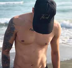 È appena andata in onda la puntata del trono classico di uomini e donne nella quale la tronista ha scelto il corteggiatore alessio a discapito di bohdan beyba. Alessio Campoli Uominiedonne Tuttouomini