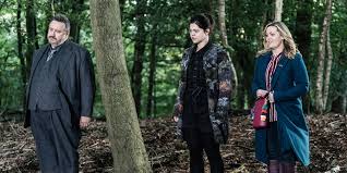 Many know it because julius caesar was assassinated on this day in 44 bc. Shakespeare Hathaway Private Investigators Series 3 Episode 7 Best Beware My Sting British Comedy Guide